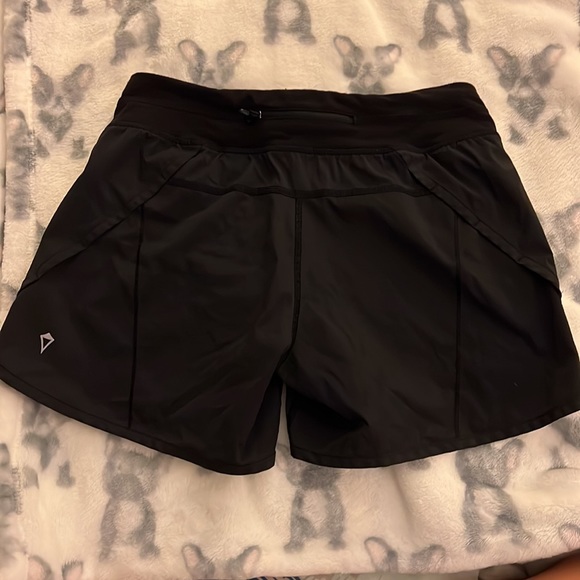 Ivivva workout shorts in black. Size 14 - Picture 2 of 7